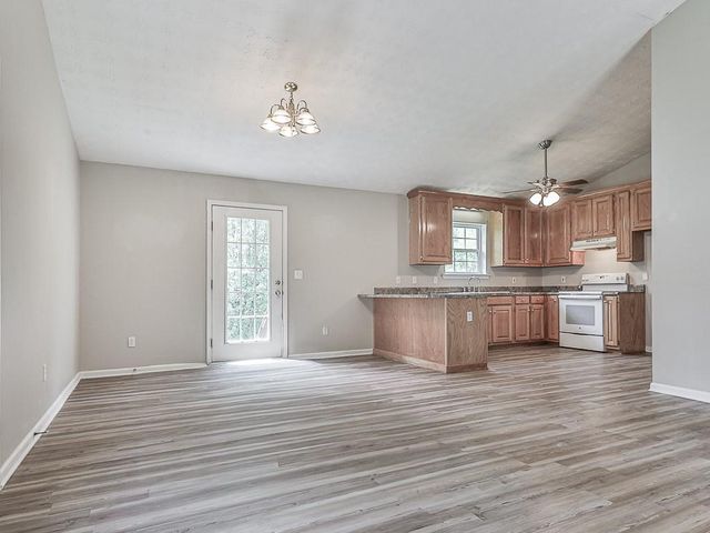 900 Everett Springs Road SW, Calhoun, GA 30701