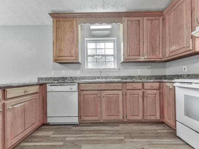 900 Everett Springs Road SW, Calhoun, GA 30701