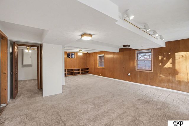 7923 Harney Street, Omaha, NE 68114