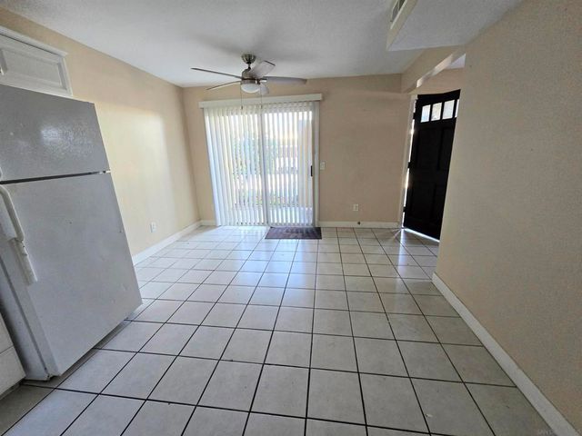 525 N Beech St 23, Escondido, CA 92025