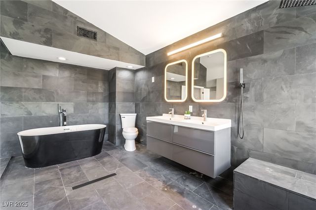 7970 Cadenza Lane, Las Vegas, NV 89123