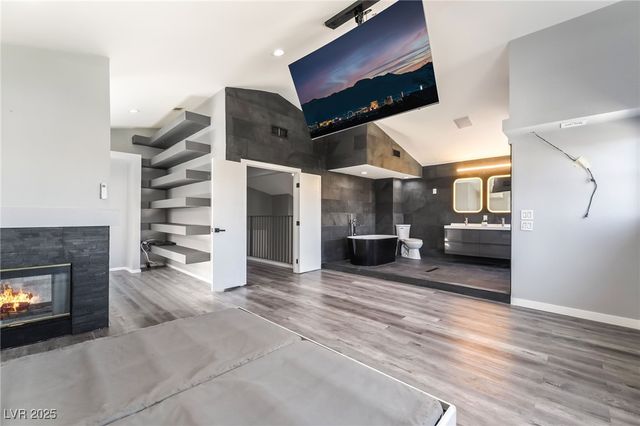 7970 Cadenza Lane, Las Vegas, NV 89123