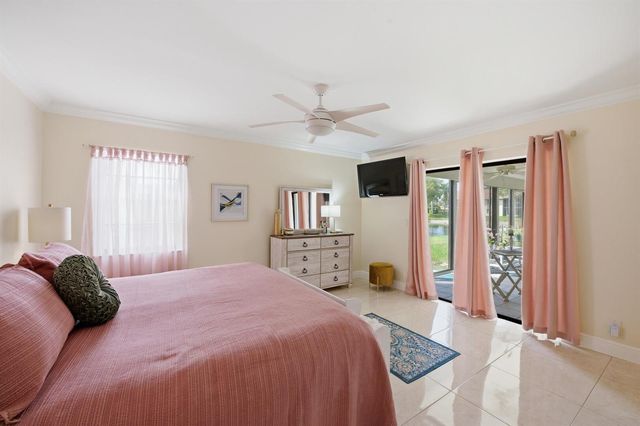 10223 N Circle Lake Drive 102, Boynton Beach, FL 33437