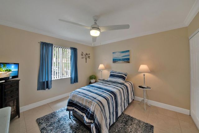 10223 N Circle Lake Drive 102, Boynton Beach, FL 33437