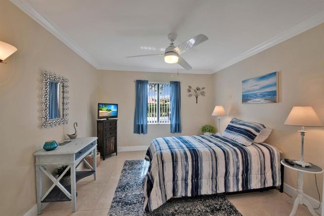 10223 N Circle Lake Drive 102, Boynton Beach, FL 33437
