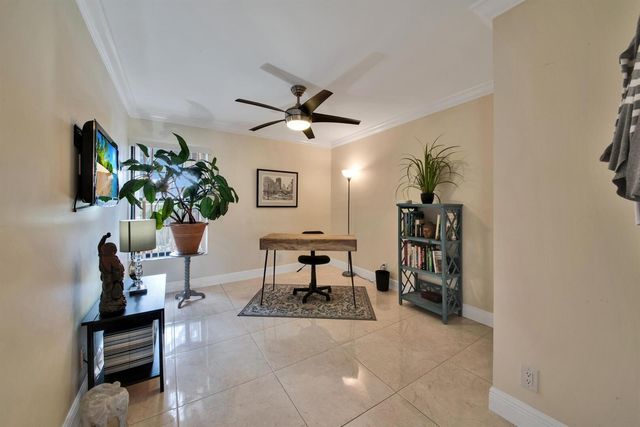 10223 N Circle Lake Drive 102, Boynton Beach, FL 33437