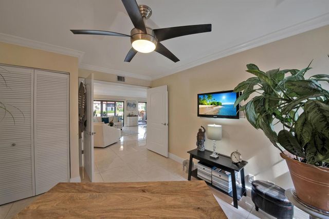 10223 N Circle Lake Drive 102, Boynton Beach, FL 33437