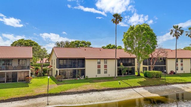 10223 N Circle Lake Drive 102, Boynton Beach, FL 33437