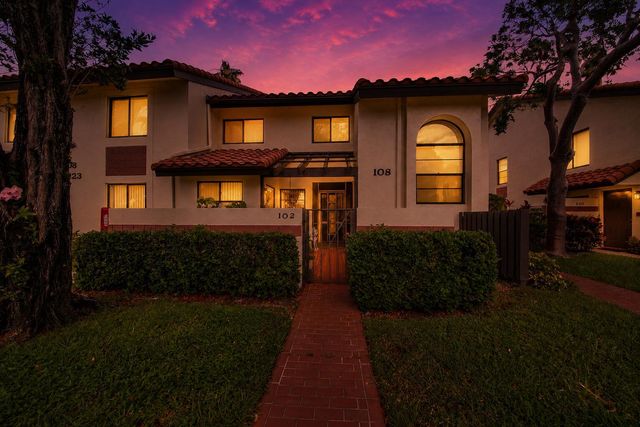 10223 N Circle Lake Drive 102, Boynton Beach, FL 33437