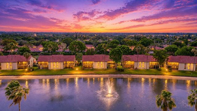 10223 N Circle Lake Drive 102, Boynton Beach, FL 33437