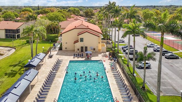 10223 N Circle Lake Drive 102, Boynton Beach, FL 33437