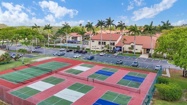 10223 N Circle Lake Drive 102, Boynton Beach, FL 33437