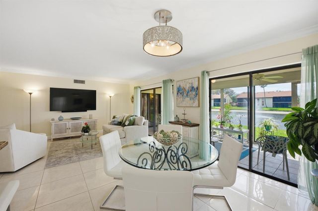10223 N Circle Lake Drive 102, Boynton Beach, FL 33437
