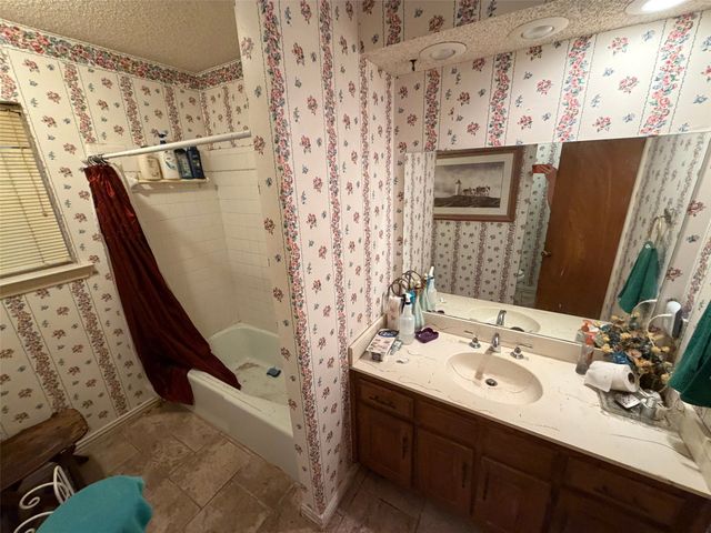 1804 Kingsborough Drive, Arlington, TX 76015