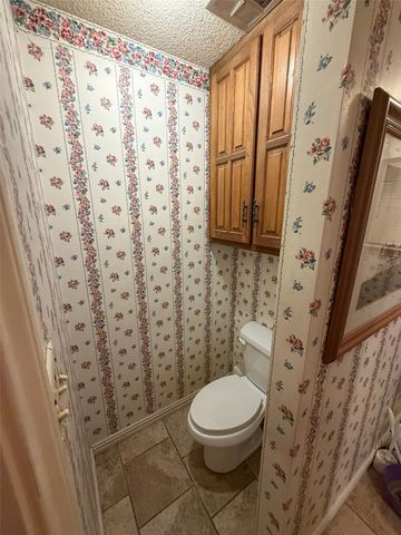 1804 Kingsborough Drive, Arlington, TX 76015