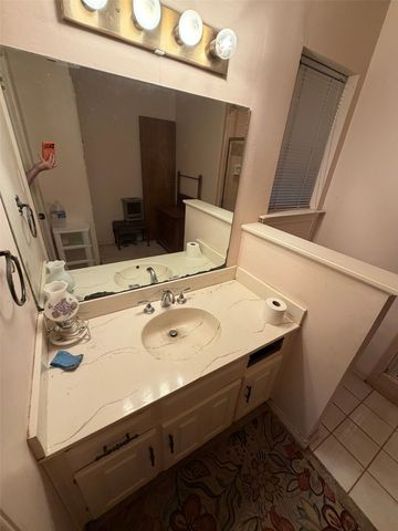 1804 Kingsborough Drive, Arlington, TX 76015