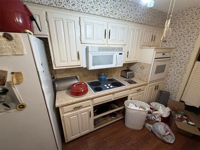 1804 Kingsborough Drive, Arlington, TX 76015