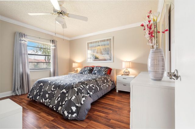 21218 Lago Circle H, Boca Raton, FL 33433