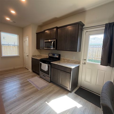 1416 Sunkiss Dr, Fort Worth, TX 76140