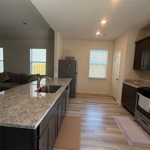 1416 Sunkiss Dr, Fort Worth, TX 76140
