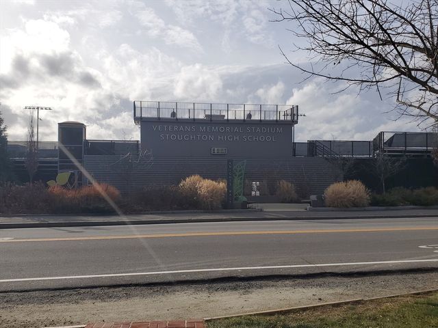 215 Pearl Street 11, Stoughton, MA 02702