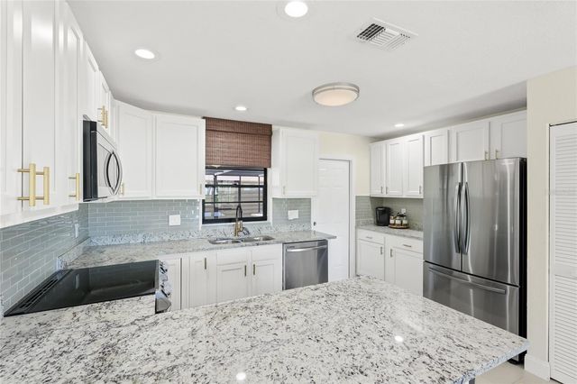 6513 29TH AVENUE W, Bradenton, FL 34209