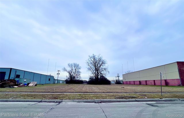 32660 Industrial Road, Garden City, MI 48135