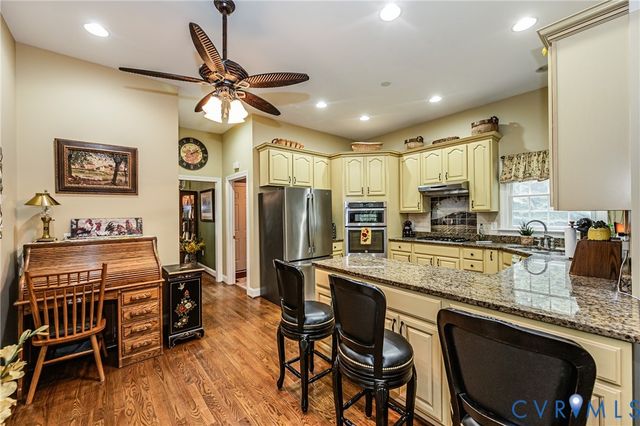 7081 Harrison Bluff Ln, Quinton, VA 23141