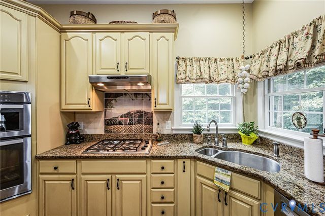 7081 Harrison Bluff Ln, Quinton, VA 23141