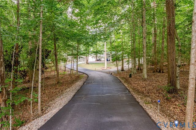 7081 Harrison Bluff Ln, Quinton, VA 23141