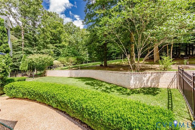 7081 Harrison Bluff Ln, Quinton, VA 23141