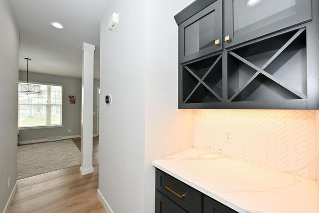 W201N5523 Magnolia LANE, Menomonee Falls, WI 53051