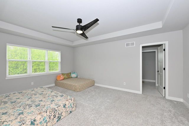 W201N5523 Magnolia LANE, Menomonee Falls, WI 53051