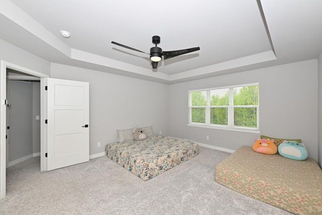 W201N5523 Magnolia LANE, Menomonee Falls, WI 53051