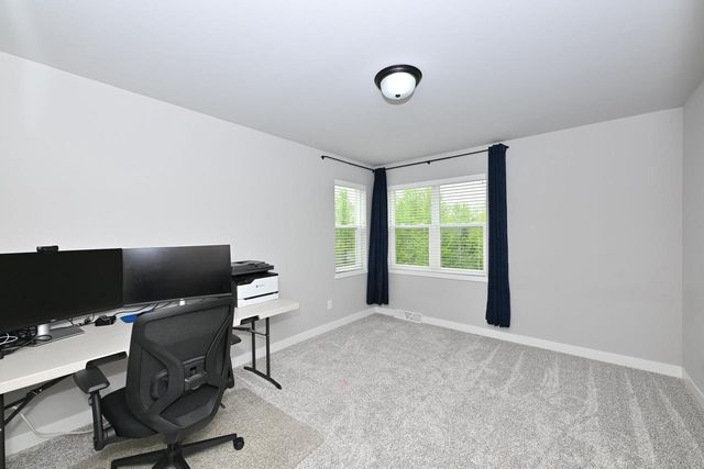 W201N5523 Magnolia LANE, Menomonee Falls, WI 53051