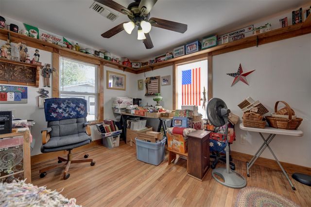 732 E Kuehn Street, Bellville, TX 77418