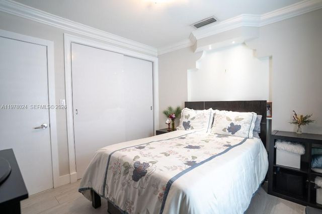 10704 SW 167th St, Miami, FL 33157