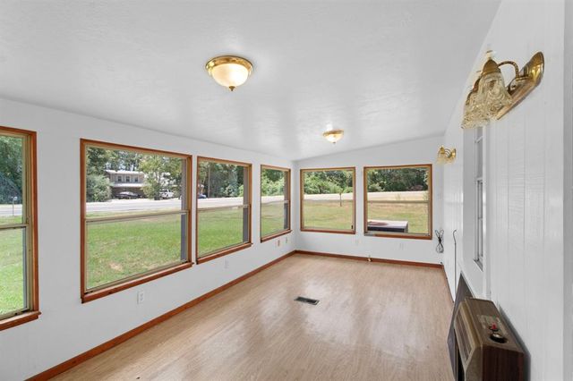 3840 N Fm 356, Onalaska, TX 77360