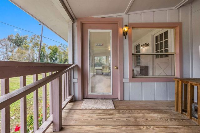 3840 N Fm 356, Onalaska, TX 77360