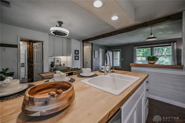 3191 Tamarack Avenue, Springfield, OH 45502