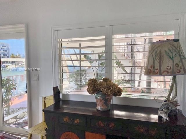 8040 Tatum Waterway Dr 5, Miami Beach, FL 33141