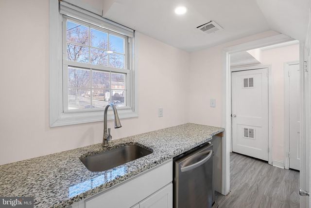 2 POLK DR, Wilmington, DE 19809