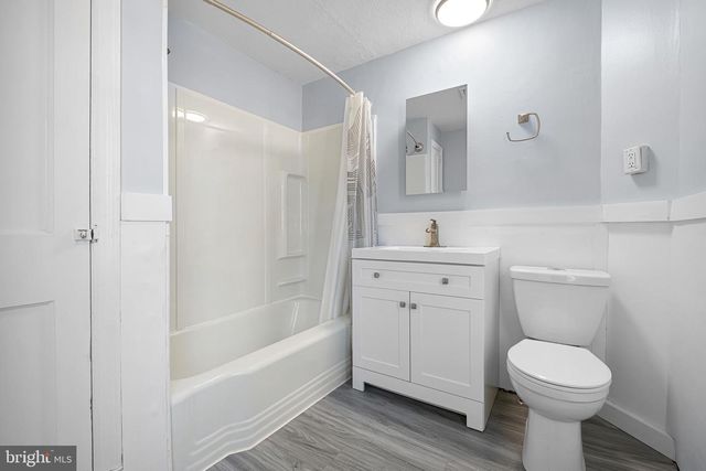 2 POLK DR, Wilmington, DE 19809