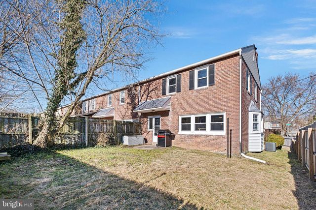 2 POLK DR, Wilmington, DE 19809