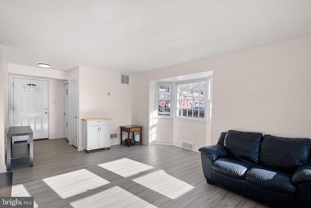 2 POLK DR, Wilmington, DE 19809