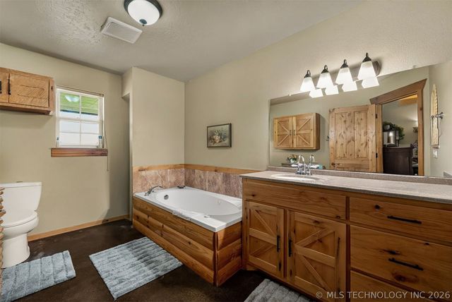 25508 E 740 Road, Wagoner, OK 74467