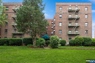 2335 Hudson Terrace E6, Fort Lee, NJ 07024