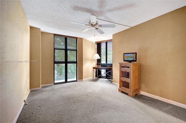 2000 Towerside Ter 301, Miami, FL 33138