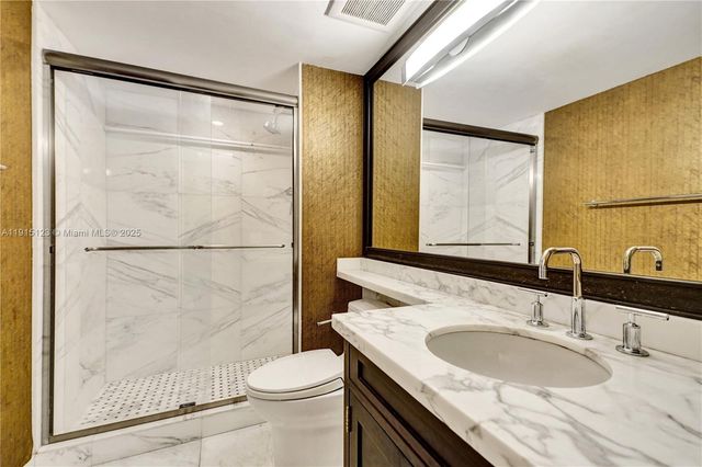 2000 Towerside Ter 301, Miami, FL 33138