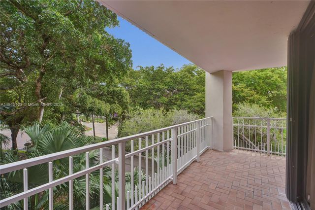 2000 Towerside Ter 301, Miami, FL 33138